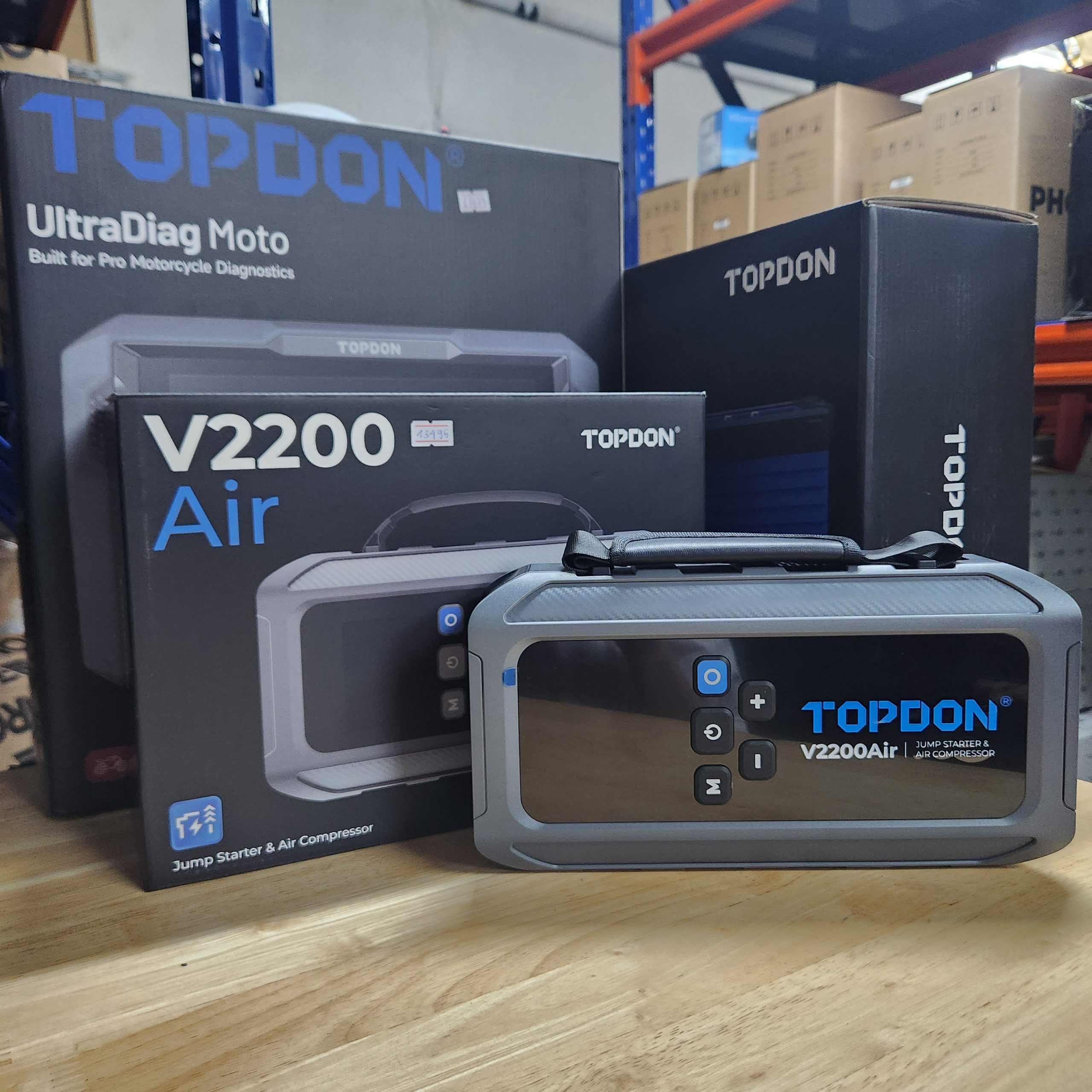 TOPDON V2200Air – Kích bình 2200A tích hợp bơm lốp 150 PSI 2 TOPDON V2200Air – Kích bình 2200A tích hợp bơm lốp 150 PSI - Ảnh 2