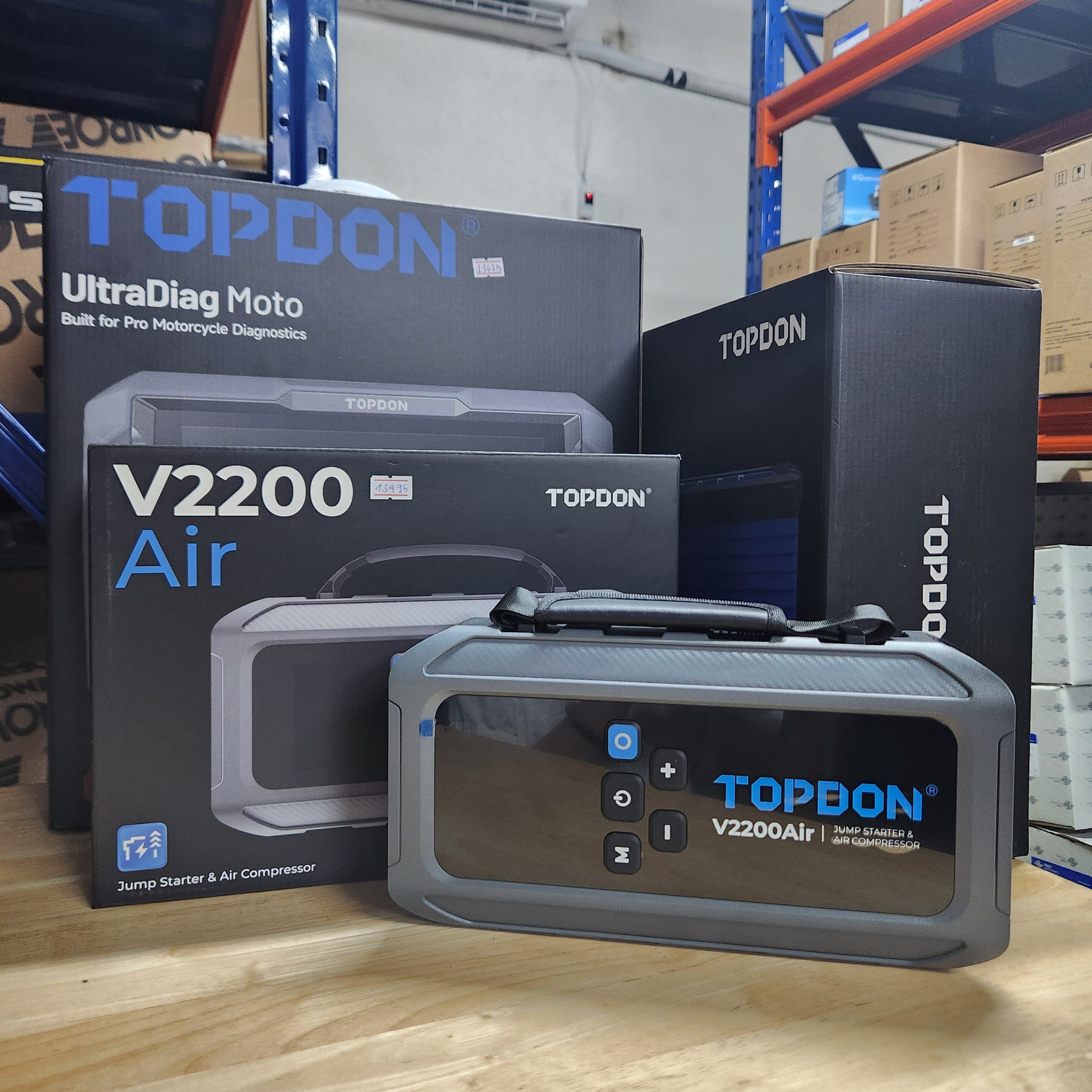 TOPDON V2200Air – Kích bình 2200A tích hợp bơm lốp 150 PSI 3 TOPDON V2200Air – Kích bình 2200A tích hợp bơm lốp 150 PSI - Ảnh 3