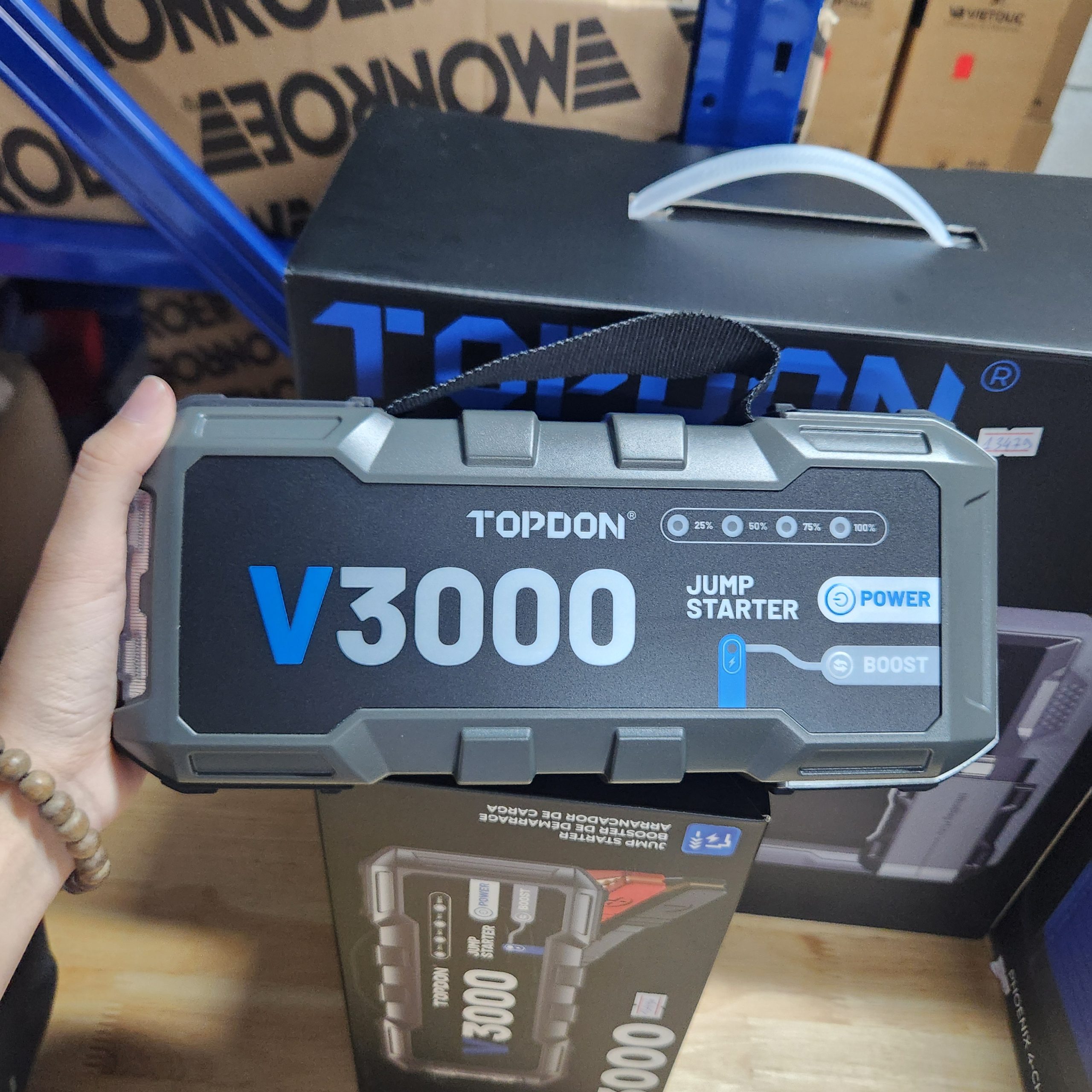 TOPDON V3000 – Kích Bình 3000A Cho SUV & Xe Động Cơ Lớn 2 TOPDON V3000 – Kích Bình 3000A Cho SUV & Xe Động Cơ Lớn - Ảnh 2